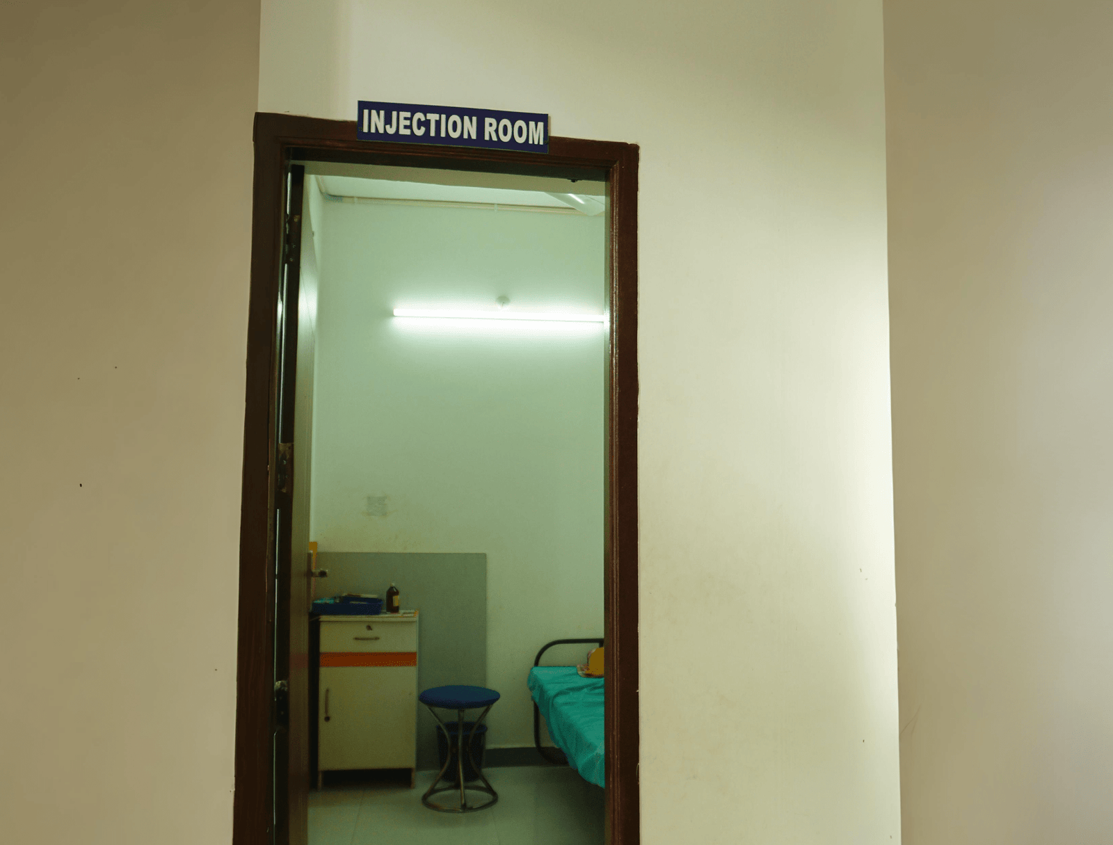 Injection Room 01-min